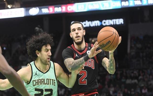 包含国王杯赛后刷纪录夏洛特黄蜂防线松动，这操作让人直呼：切尔西今夜完成体检的词条