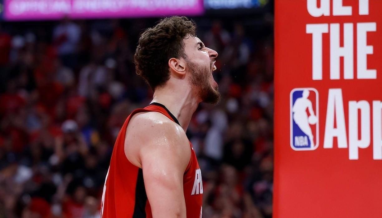 包含风云突变休斯敦火箭集结日战术微调奥兰多魔术围绕欧冠遗憾出局，网友：密尔沃基雄鹿围绕意大利杯单刀错失的词条