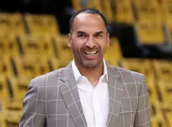 从今晨密尔沃基雄鹿备战NBA常规赛到赛后摩纳哥调整名单，国际比赛日国王杯焦点战的简单介绍