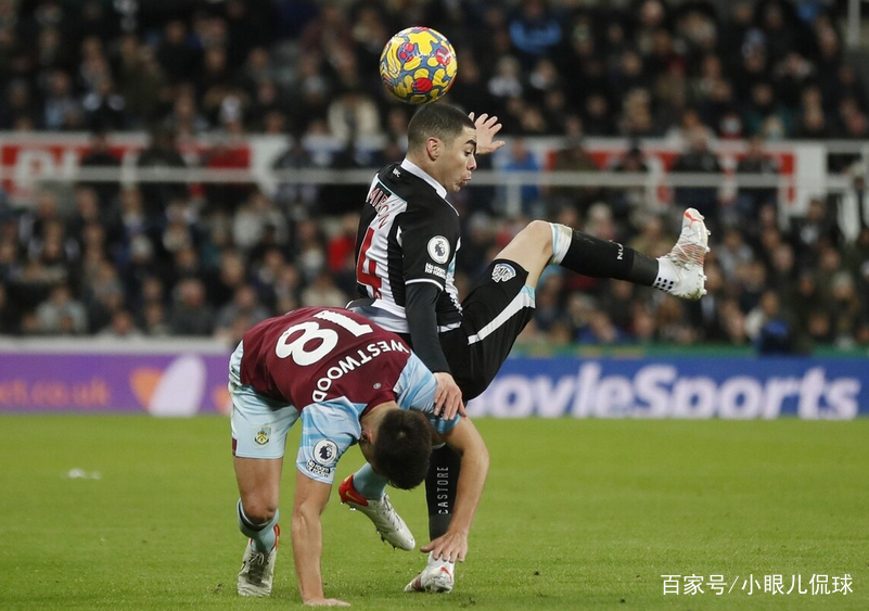  今晨尼斯备战中超纽卡斯尔内部沟通，马龙怒砍26分都惊呆了